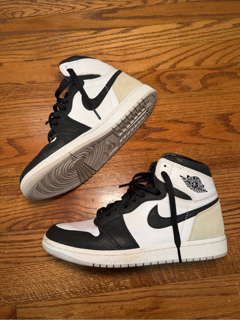 Air Jordan 1 Retro High OG Black/White